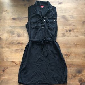 GUESS BLACK DRESS WITH LACE UP FRONT.